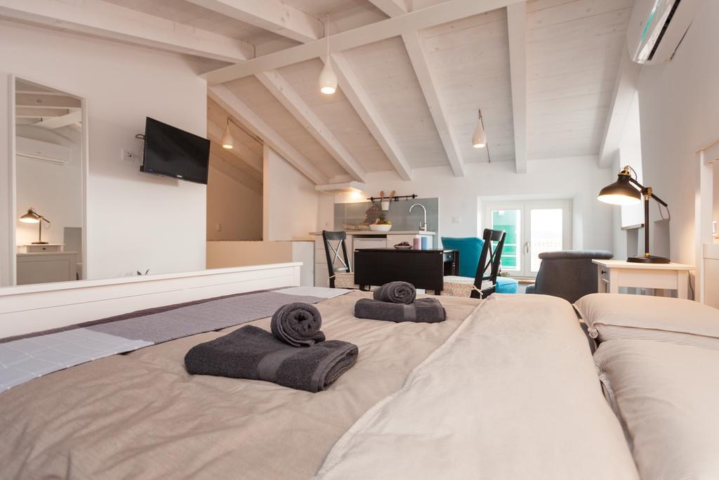 Apartments And Rooms Hey רוביני מראה חיצוני תמונה