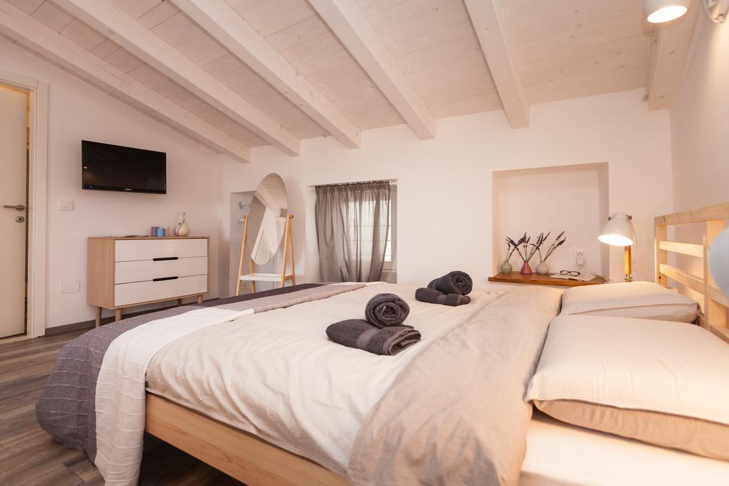 Apartments And Rooms Hey רוביני מראה חיצוני תמונה